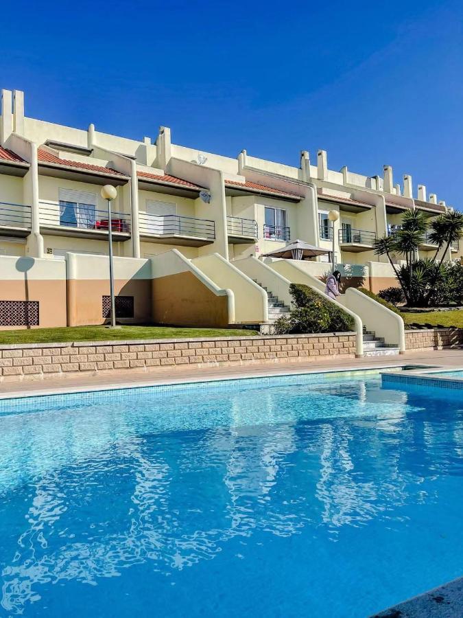 אנטוגויה דה באלייה Peniche Master Bedroom With Sea View Balcony, Private Bathroom, Shared Kitchen, Swimming Pool, Surfing Resort מראה חיצוני תמונה