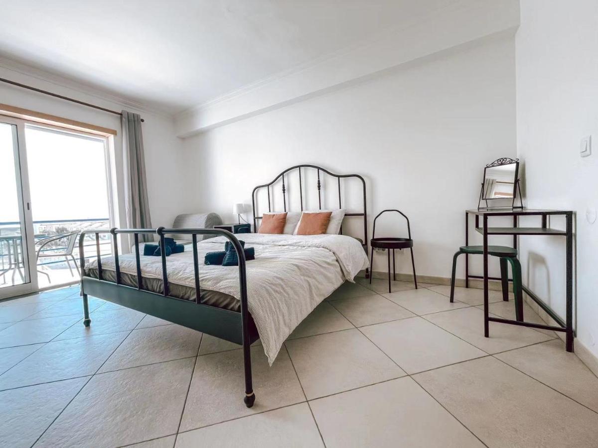 אנטוגויה דה באלייה Peniche Master Bedroom With Sea View Balcony, Private Bathroom, Shared Kitchen, Swimming Pool, Surfing Resort מראה חיצוני תמונה