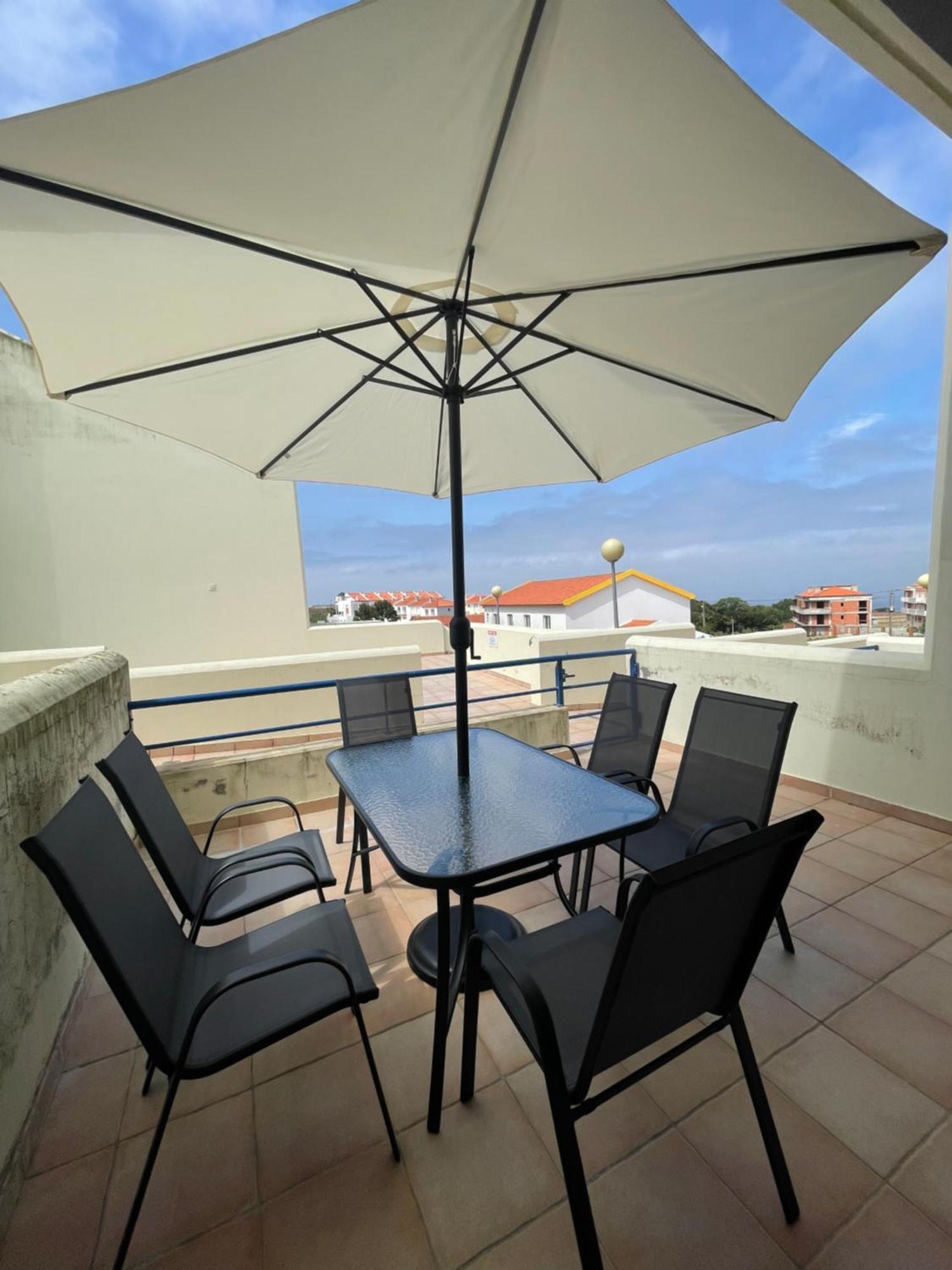 אנטוגויה דה באלייה Peniche Master Bedroom With Sea View Balcony, Private Bathroom, Shared Kitchen, Swimming Pool, Surfing Resort מראה חיצוני תמונה